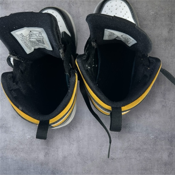 Nike Air Jordan 1 Retro Mid TD Pollen Black White 640735-177 Toddler Sz: 7c - Picture 6 of 6